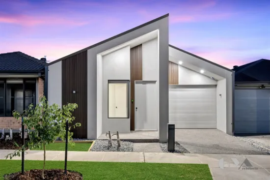38 BURRAWANG LOOP, Mickleham, Vic 3064