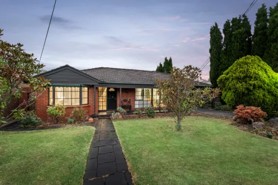 38 Coonawarra Drive, Vermont South, Vic 3133