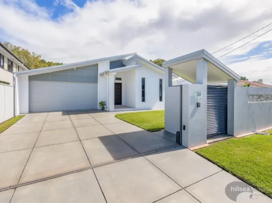 38 Deagon Drive, Runaway Bay, Qld 4216