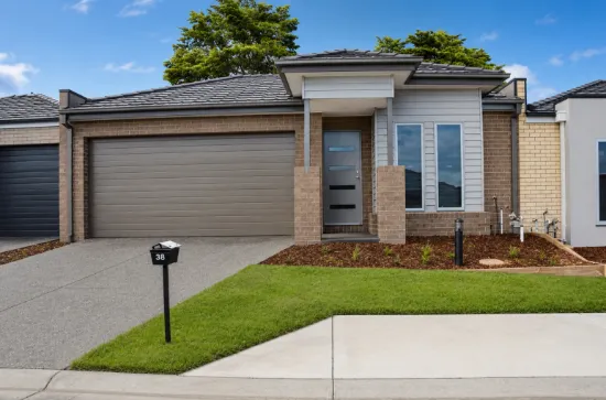 38 Denistoun Crescent, Cranbourne, Vic 3977