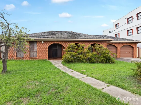38 East Esplanade, St Albans, Vic 3021