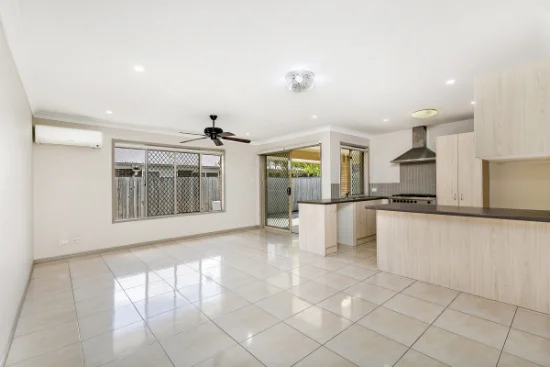 38 Girraween Crescent, Parkinson, Qld 4115 - For Rent