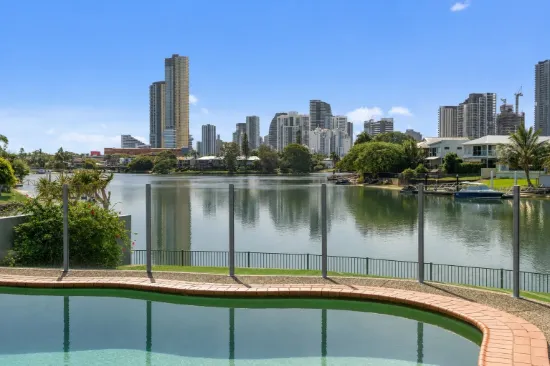 38 Gretel Drive, Mermaid Waters, Qld 4218