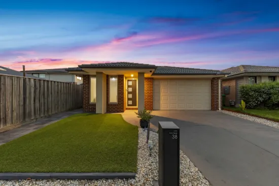 38 Meadows Drive, Officer, Vic 3809