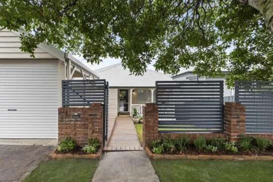 38 Ninth Avenue, Coorparoo, Qld 4151