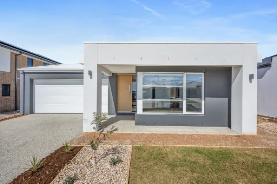 38 Rosedale Circuit, Lara, Vic 3212 - For Rent