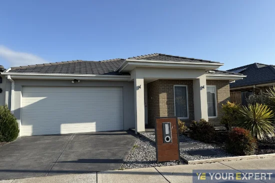 38 Spectrum Crescent, Clyde North, Vic 3978