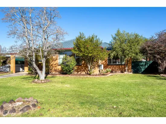 383 Elton Court, Lavington, NSW 2641