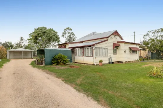 39 Cory Street, Oakey, Qld 4401