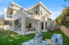 39 Esplanade, Point Vernon, Qld 4655-Image