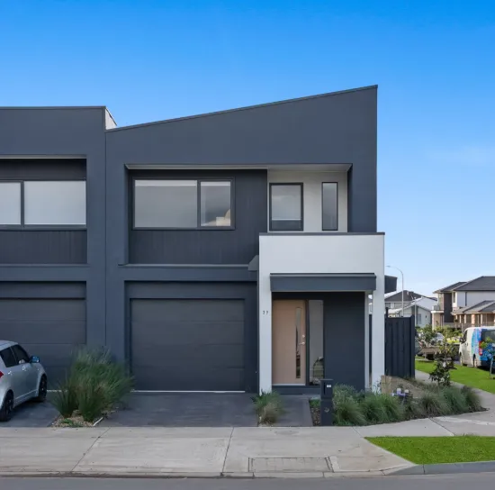39 Generation Drive, Clyde North, Vic 3978