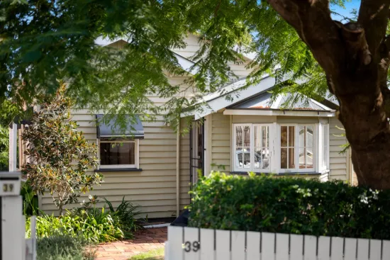39 Lintern Street, Red Hill, Qld 4059