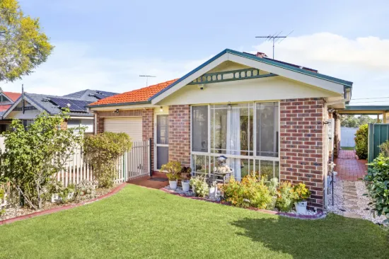 39 Manorhouse Boulevard, Quakers Hill, NSW 2763