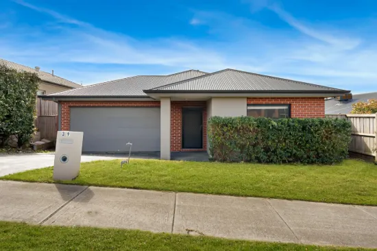 39 Mountford Rise, Pakenham VIC 3810-Image