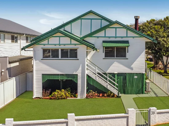 39 Prince Edward Parade, Redcliffe, Qld 4020