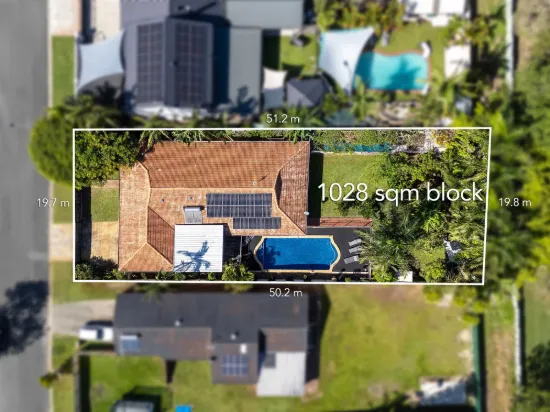 39 Rawlinna Drive, Mermaid Waters, Qld 4218