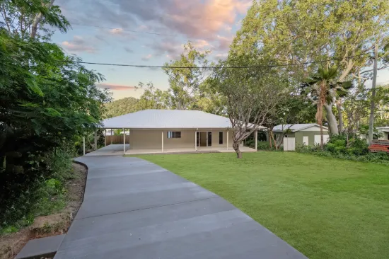 39 Yule Street, Picnic Bay, Qld 4819