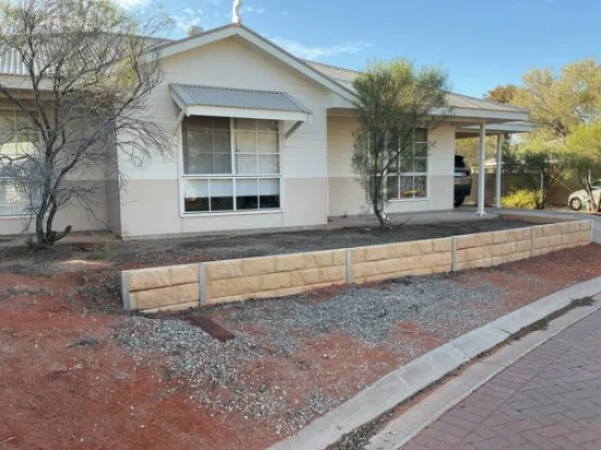 4/2 GREVILLEA Close, Roxby Downs, SA 5725 - For Rent