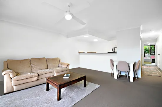 4/21 Huth Street, Labrador, Qld 4215