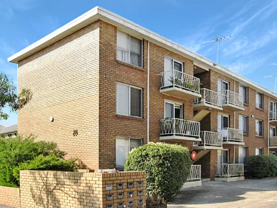 4/228 Barkly Street, Brunswick, Vic 3056 - For Rent