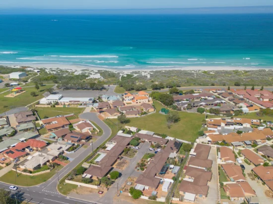 4/232 Willcock Drive, Mahomets Flats, WA 6530 - For Sale