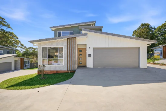4/32 Clearwater Crescent, Port Macquarie, NSW 2444