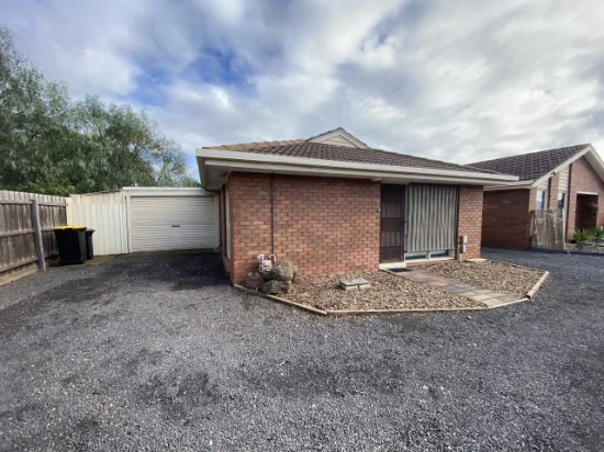 4/45 Staughton Street, Melton South, Vic 3338