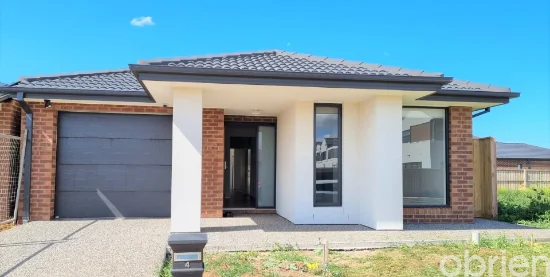 4 Akram Way, Rockbank, Vic 3335 - For Rent