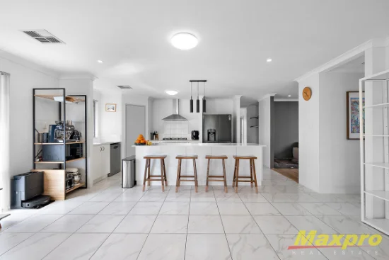 4 Amiens Street, Hilbert, WA 6112