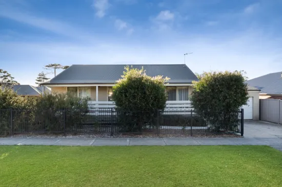 4 at 27 Ferguson  Street, Broadford, Vic 3658
