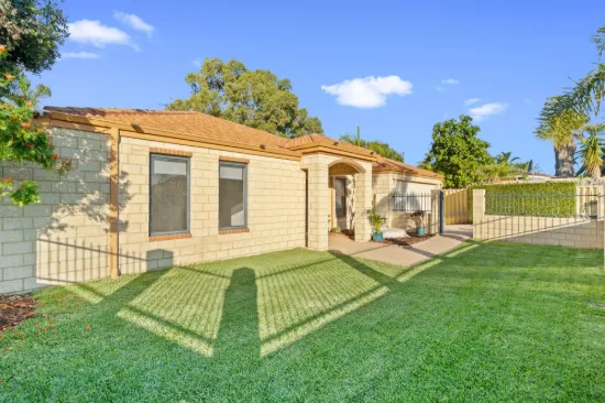 4 Balmoral Parade, Halls Head, WA 6210