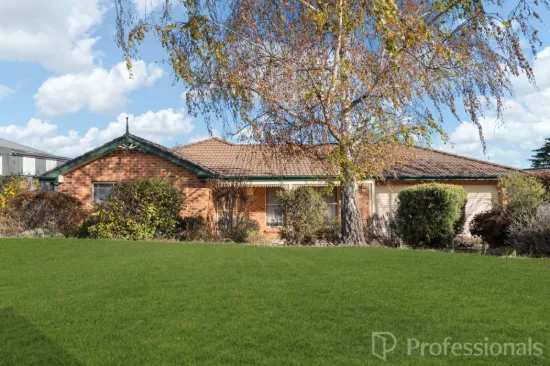 4 Barker Circuit, Kelso, NSW 2795