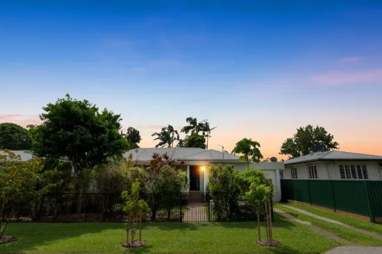 4 Barlow Street, Manunda, Qld 4870
