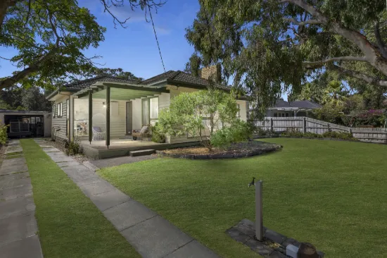 4 Beach Grove, Seaford, Vic 3198