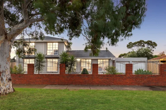 4 Bellevue Drive, Keilor Downs VIC 3038-Image