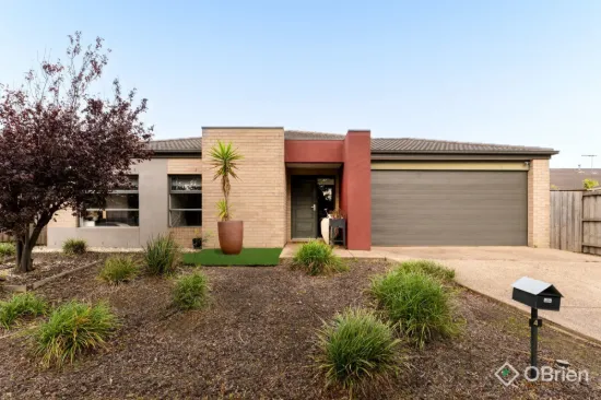 4  Bernly Boulevard, Berwick, Vic 3806