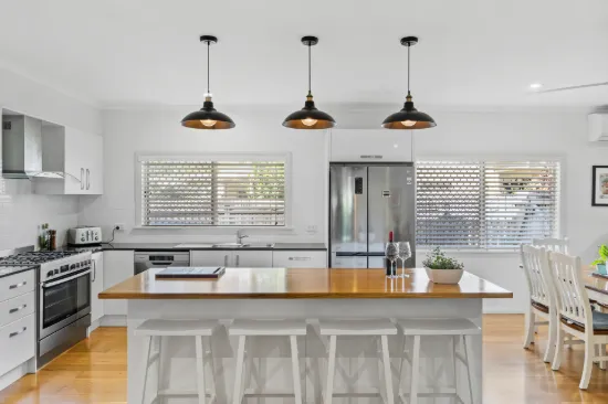 4 Bligh Close, Clifton Beach, Qld 4879