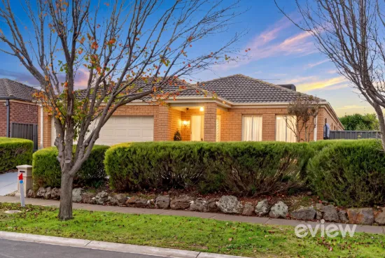 4 Blowering Street, Manor Lakes, Vic 3024