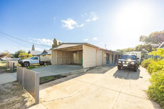 4 Bluewater Drive, Jurien Bay, WA 6516