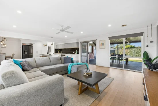4 Bowerbird Place, Carrum Downs, Vic 3201