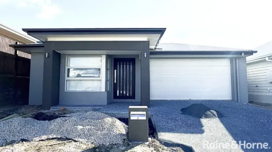 4 Burgandy Blvd, Greenbank, Qld 4124