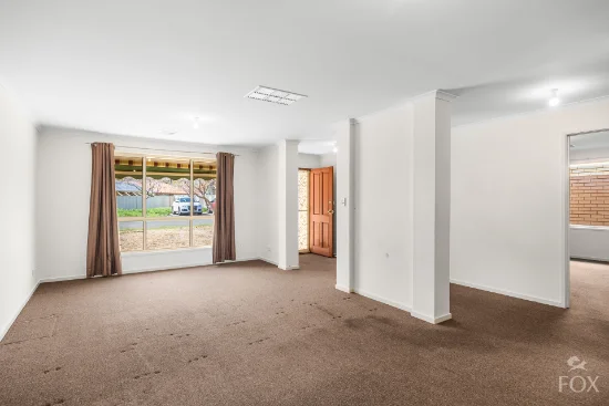 4 Canberra Court, Smithfield, SA 5114-Image
