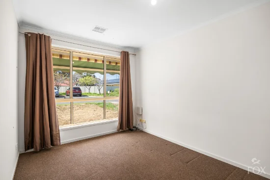 4 Canberra Court, Smithfield, SA 5114-Image
