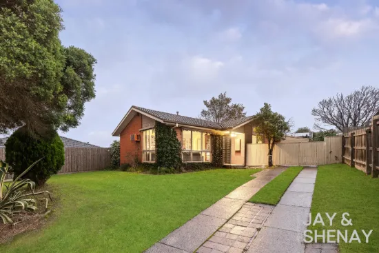 4 Castlecrag Close, Endeavour Hills, Vic 3802