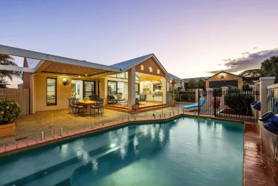 4 Cathedral Street, Bridgeman Downs, Qld 4035