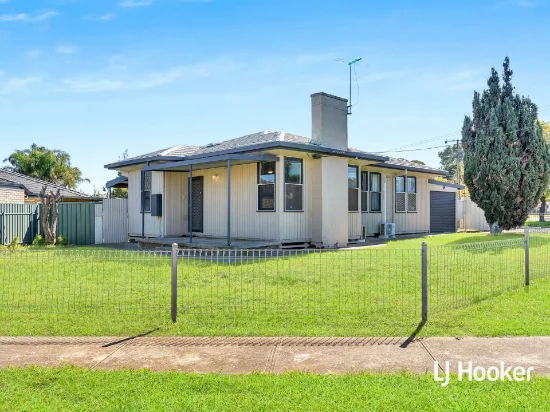 4 Chaucer St, Clearview, SA 5085