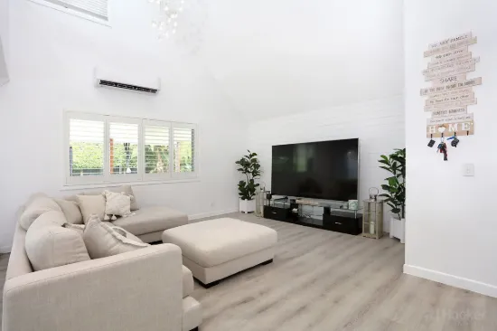 4 Clematis Avenue, Hollywell, Qld 4216