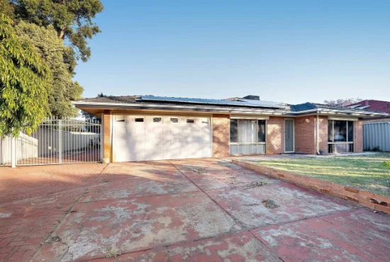4 Clyde Place, Camillo, WA 6111 - For Rent