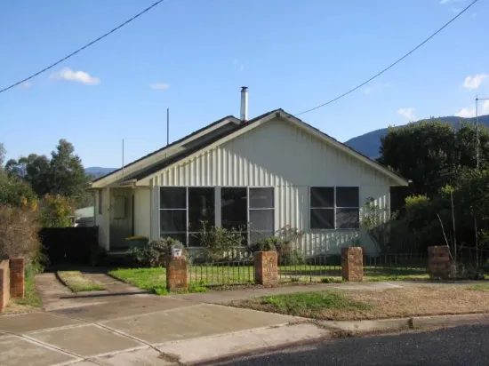 4 Coghill Crescent, Corryong, Vic 3707