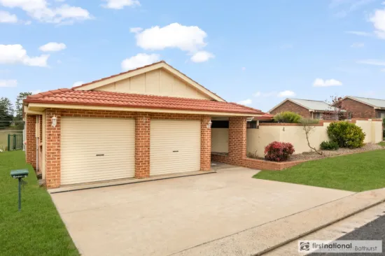 4 Collins Close, Kelso, NSW 2795